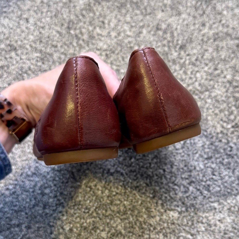 EUC Born Dark Brown Leather Flats Sz 7.5 - Picture 4 of 7